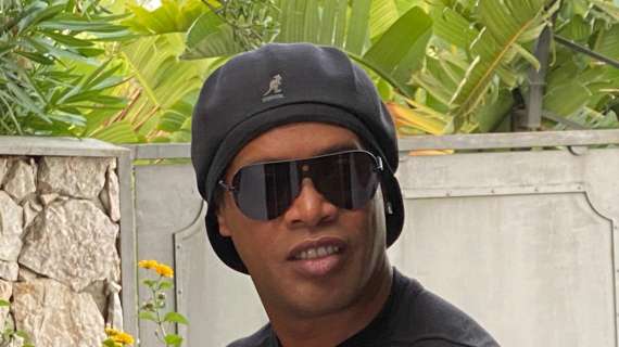 Ronaldinho: "Oggi gioco tra i pensionati, non mi immagino come allenatore"