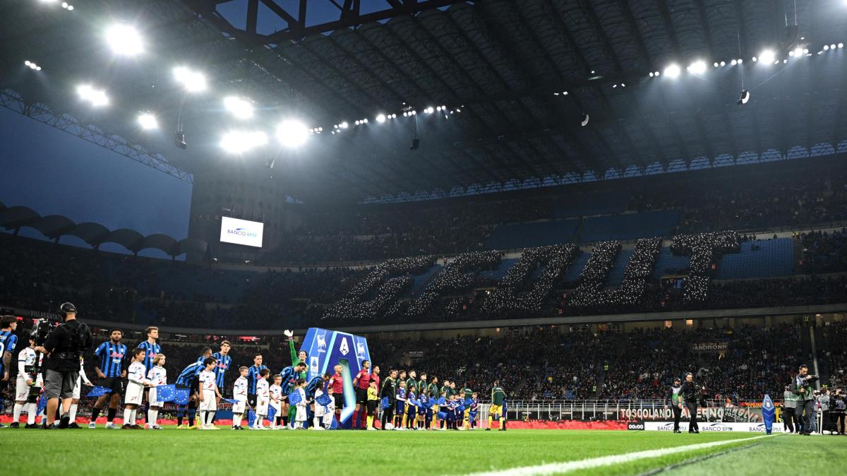 MN - Tsunami di fischi di tutto lo stadio alla squadra. All'intervallo Milan sotto di 2 gol, i tifosi sono insofferenti
