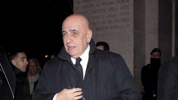 Galliani: "Guardiamo al secondo posto, non al terzo. Andrò in Brasile. Pato e Robinho vogliono andar via: trattative in corso"