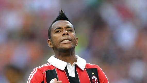 Robinho corre verso l'Anderlecht