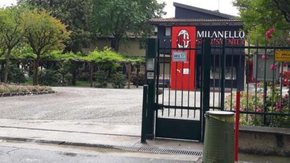 Il Milan e le immagini dell'allenamento odierno: "Non permettere a qualcuno di allenarsi più duramente di te"