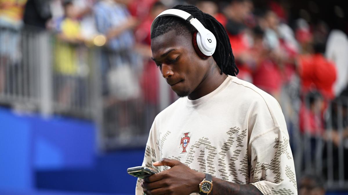 Milan, sondaggio del Tottenham per Leao ma non è la prima scelta di De Zerbi