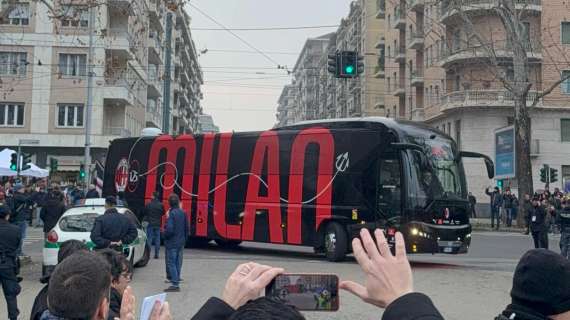 VIDEO MN - Arrivato il pullman del Milan allo Stadio Olimpico Grande Torino