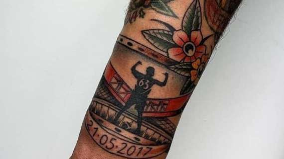 FOTO - Cutrone si tatua sul braccio una data...milanista