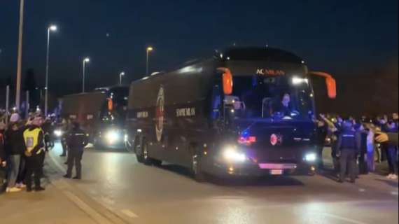VIDEO MN - Il pullman rossonero è arrivato alla Dacia Arena per Udinese-Milan