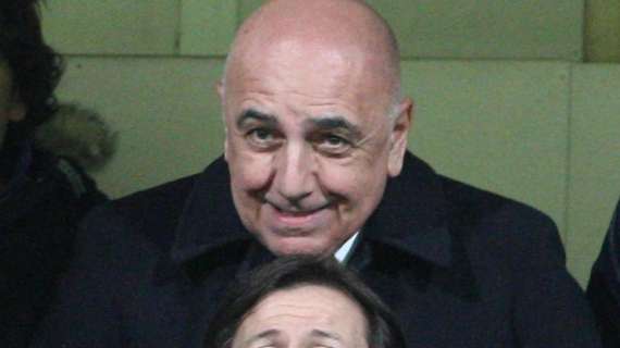 L'agente Raiola in sede dal Milan