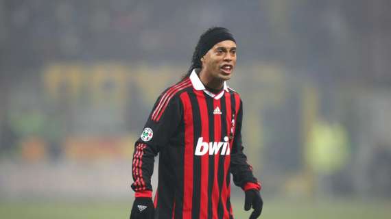 Roberto De Assis in sede per il rinnovo di Dinho