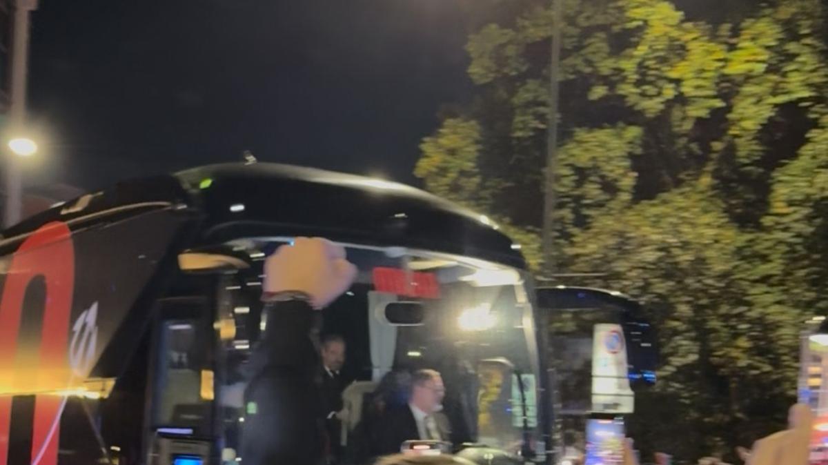 VIDEO MN – Il Milan arrivato a San Siro per il big match con la Roma