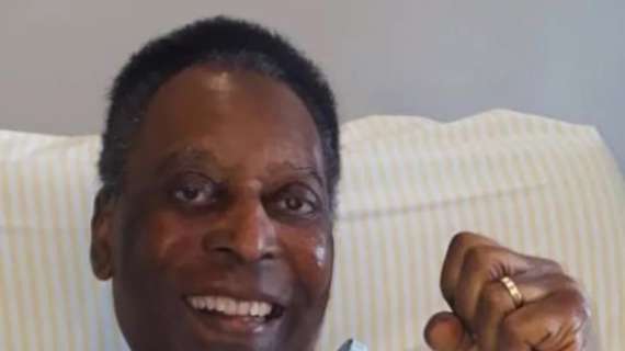 Figlia Pelé: "Papà sta bene, lui è super forte"