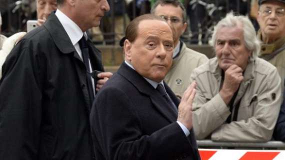 Berlusconi a TL: "Stiamo cercando di accelerare la trattativa per la cessione del Milan. Ma io voglio rimanere presidente"
