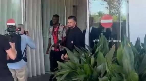 VIDEO MN - Victor Boniface è arrivato a Milano! Ora le visite mediche