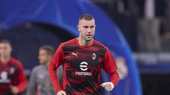 Gazzetta - Milan, con Walker via uno dei centrali: Tomori e Pavlovic i sacrificabili