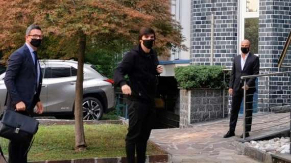 VIDEO MN - Terminate le visite mediche di Tonali: il centrocampista lascia La Madonnina