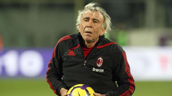 MN - Milan-Udinese, i rossoneri in campo con il lutto al braccio in memoria di Villiam Vecchi