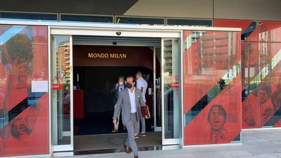 VIDEO MN - Casa Milan, l'arrivo in sede dell'avvocato Bozzo