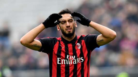 Calhanoglu: "Sono un po' stanco, poco tempo per recuperare, ma voglio dare tutto per il Milan"