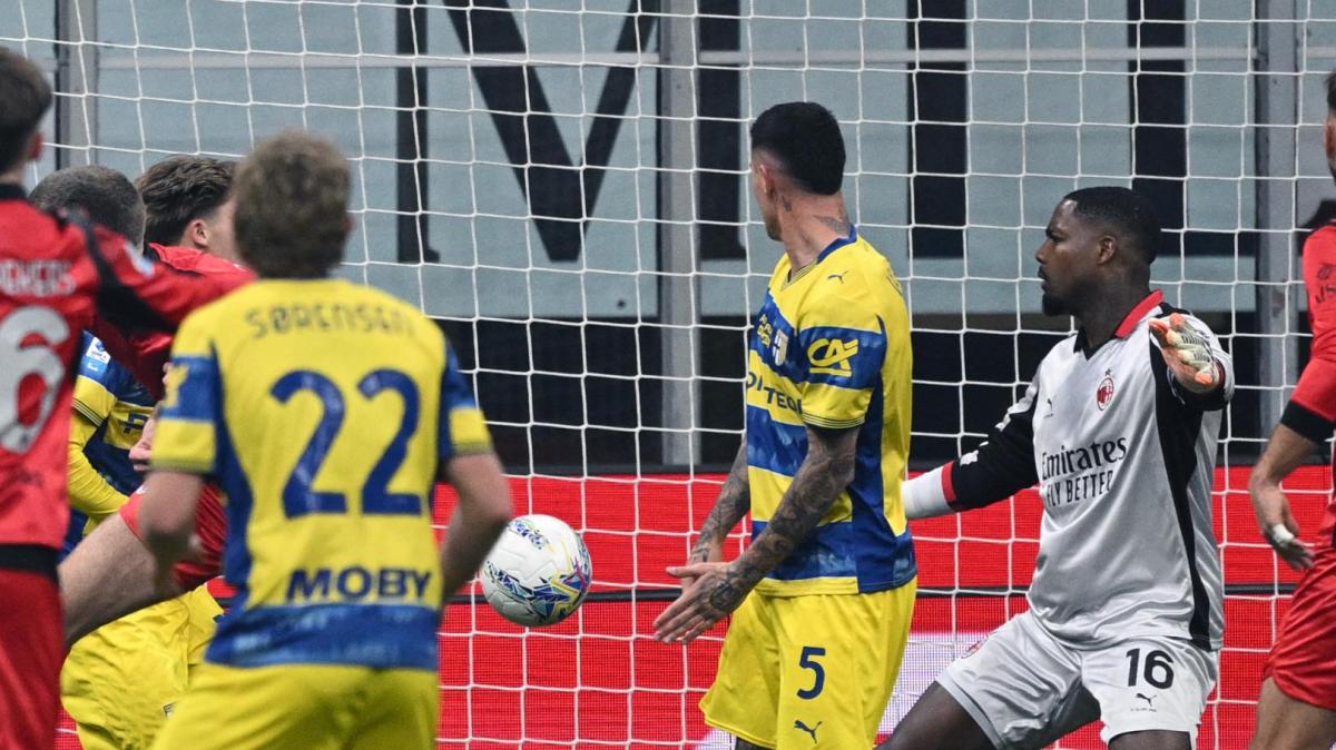 Pastore: "Se fischi un fallo su Maignan, una decisione che può avere un senso, non puoi poi cambiarla al VAR se non è un chiaro ed evidente errore"