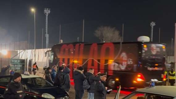 VIDEO MN - Pullman del Milan arrivato al Bentegodi