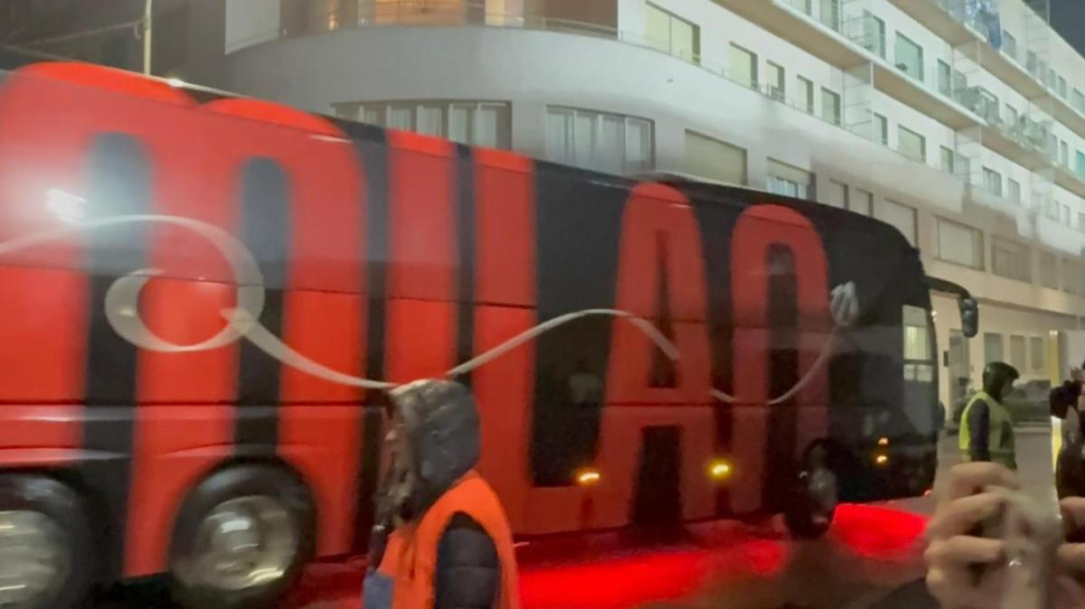 VIDEO MN - Arrivato al Sinigaglia il pullman del Milan