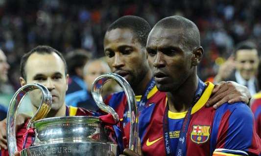 Abidal si lega al Barça con un nuovo contratto: "Questo club è la mia seconda famiglia"