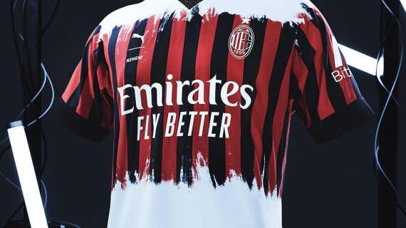 La quarta maglia 'in giro' per Milano: alcuni tram della città si colorano di rossonero