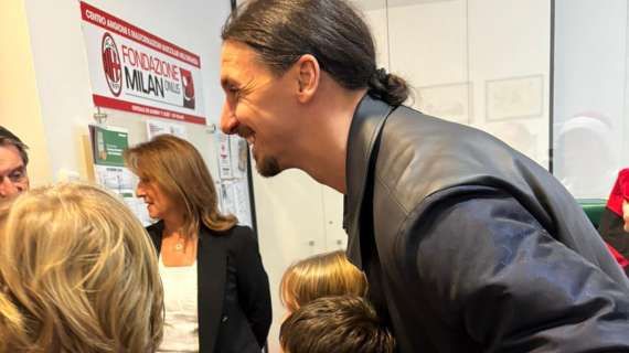 MN - Ibrahimovic in visita ai bambini dell'ospedale Buzzi di Milano: foto e autografi per Zlatan