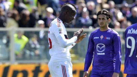 FOTO MN - Buu razzisti a Firenze, le immagini di Balotelli che minaccia di lasciare il campo
