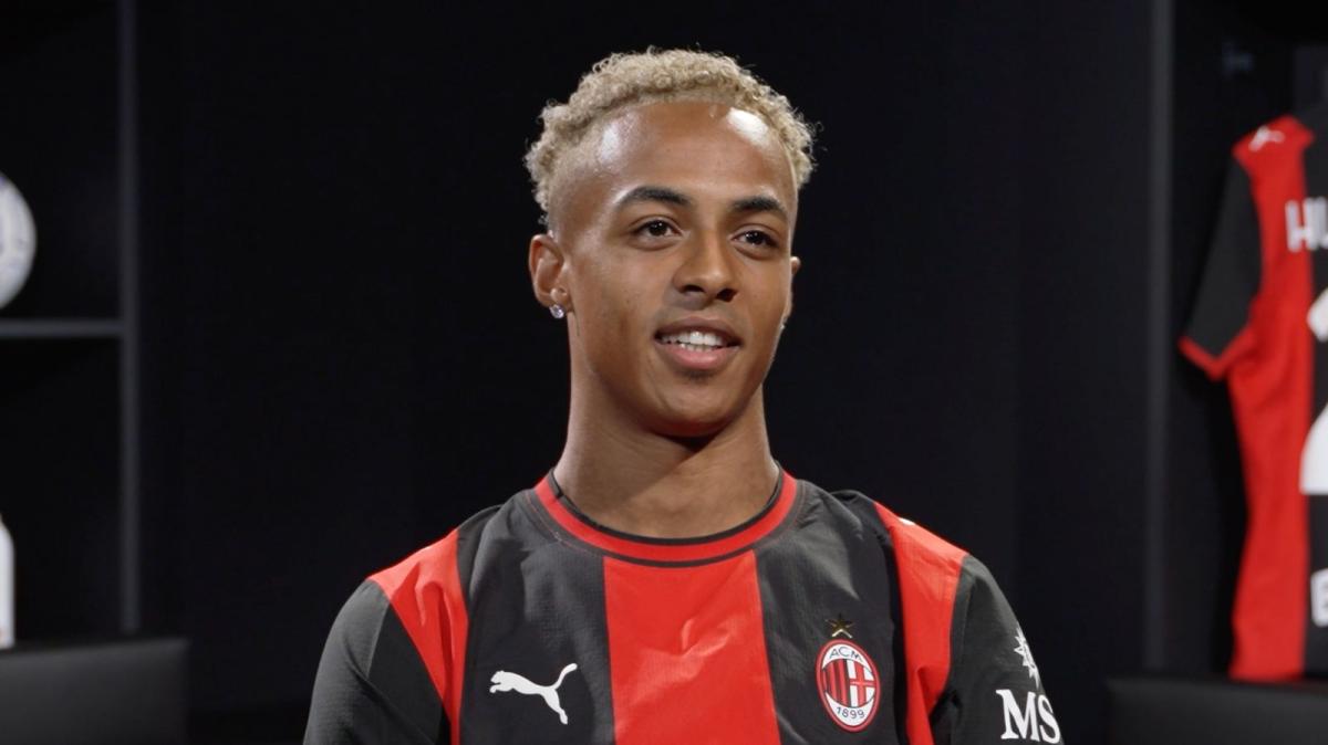 Hutchinson: "Mio padre mi raccontava del Milan e delle sue leggende. Non vedo l'ora di segnare e di fare divertire i tifosi"