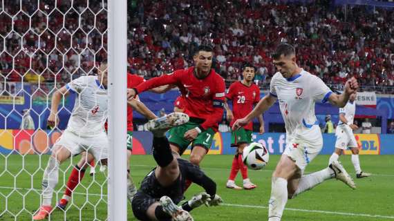 Fa discutere la foto di Cristiano Ronaldo che esulta davanti al portiere ceco dopo il gol di Conceiçao