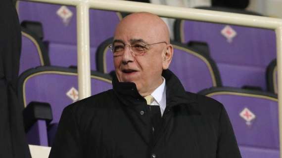 Milanello, Galliani premia El Shaarawy per le 100 presenze con il Milan: "Tornerà il sereno, hai pagato il debito con la sfortuna"