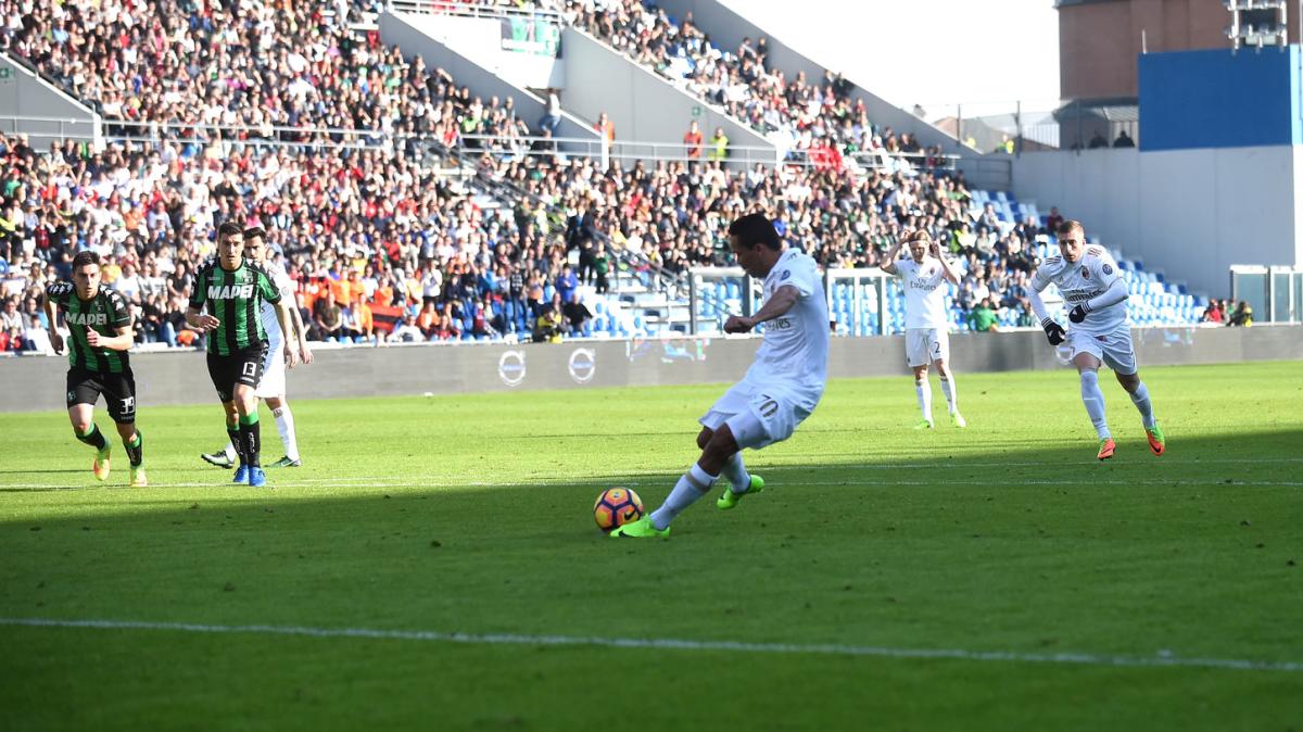 Calvarese torna sul rigore di Bacca in Sassuolo-Milan: "Sbagliai io, vi racconto tutto.."