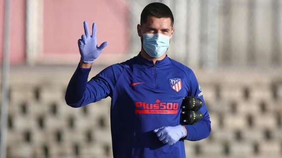 Calcio: guanti e mascherina, l'Atletico Madrid si allena
