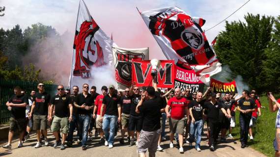 LIVE MN - Rivivi il raduno e il saluto della Curva Sud ai senatori. Galliani: "Grazie a tutti" (FOTO)