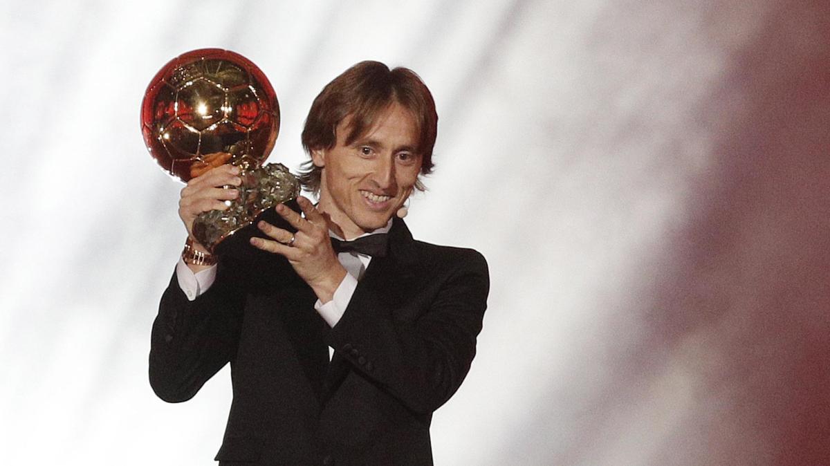 Il Pallone d'oro di Modric esposto al Museo Mondo Milan