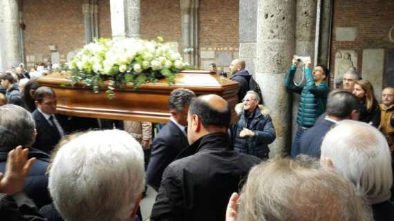 LIVE MN - Funerali Cesare Maldini - Funzione terminata, bara uscita dalla chiesa. Bisconti: "Lo ricorderemo durante la finale" - VIDEO