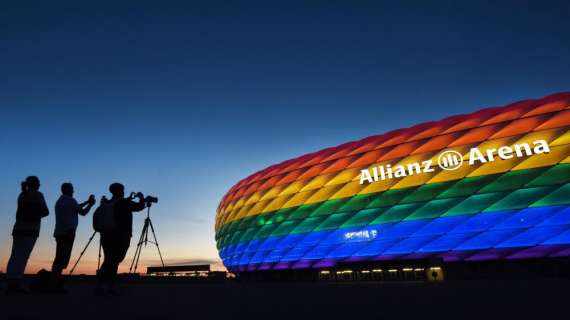 La Uefa col logo arcobaleno spiega: "No a Monaco di Baviera perché richiesta politica..."