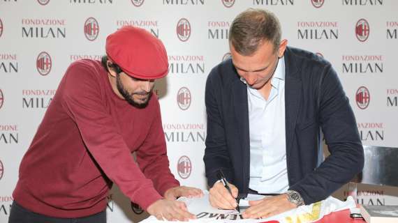 Sheva a Casa Milan per incontrare i tifosi: le immagini