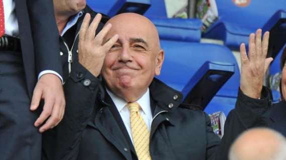 Galliani in forma smagliante: quei sorrisoni su Carlitos...