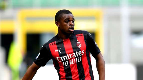 Compleanno Kalulu, gli auguri social del Milan