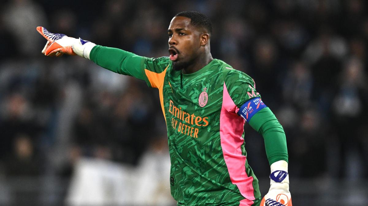 MN - Annuncio dello speaker contro i cori discriminatori della curva del Verona