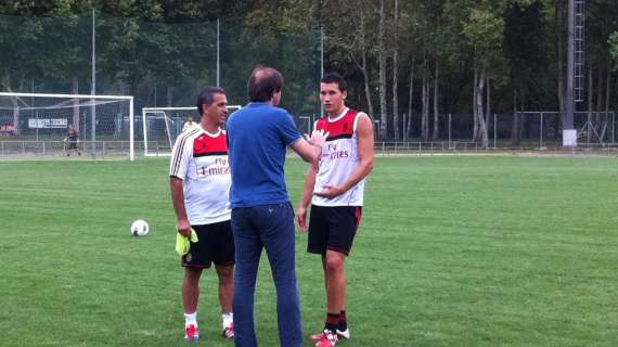 FOTO - Filippo Galli svela i trucchi del mestiere al giovane Baldan