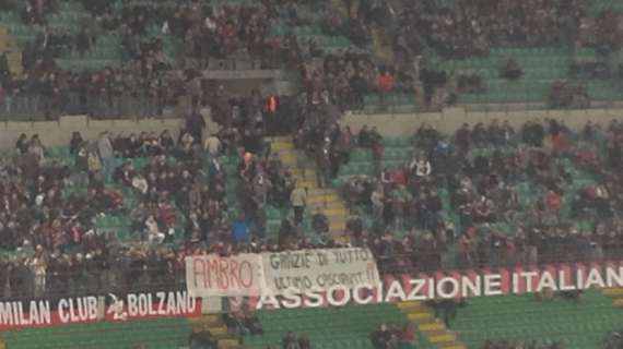FOTO MN - Primo striscione pro Ambrosini: "Grazie di tutto, ultimo casciavit"