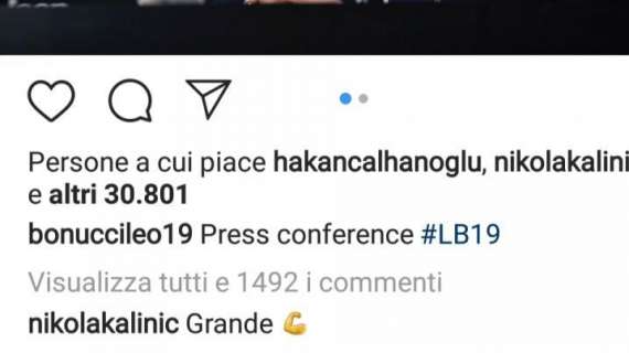 Bonucci posta una foto su Instagram della presentazione con la maglia della Juve, Kalinic commenta: "Grande"
