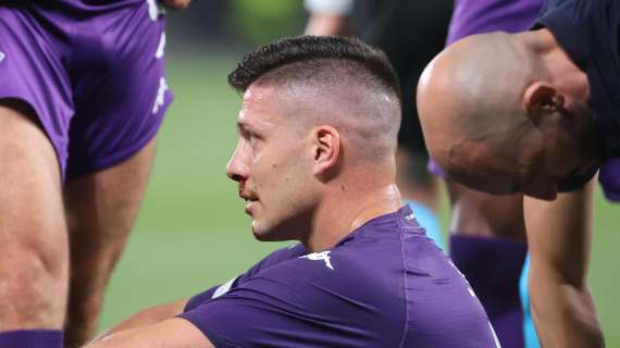Cosa puoi imparare da Giroud? Jovic: “Sono sicuro che ogni giorno potrò imparare qualcosa da lui”
