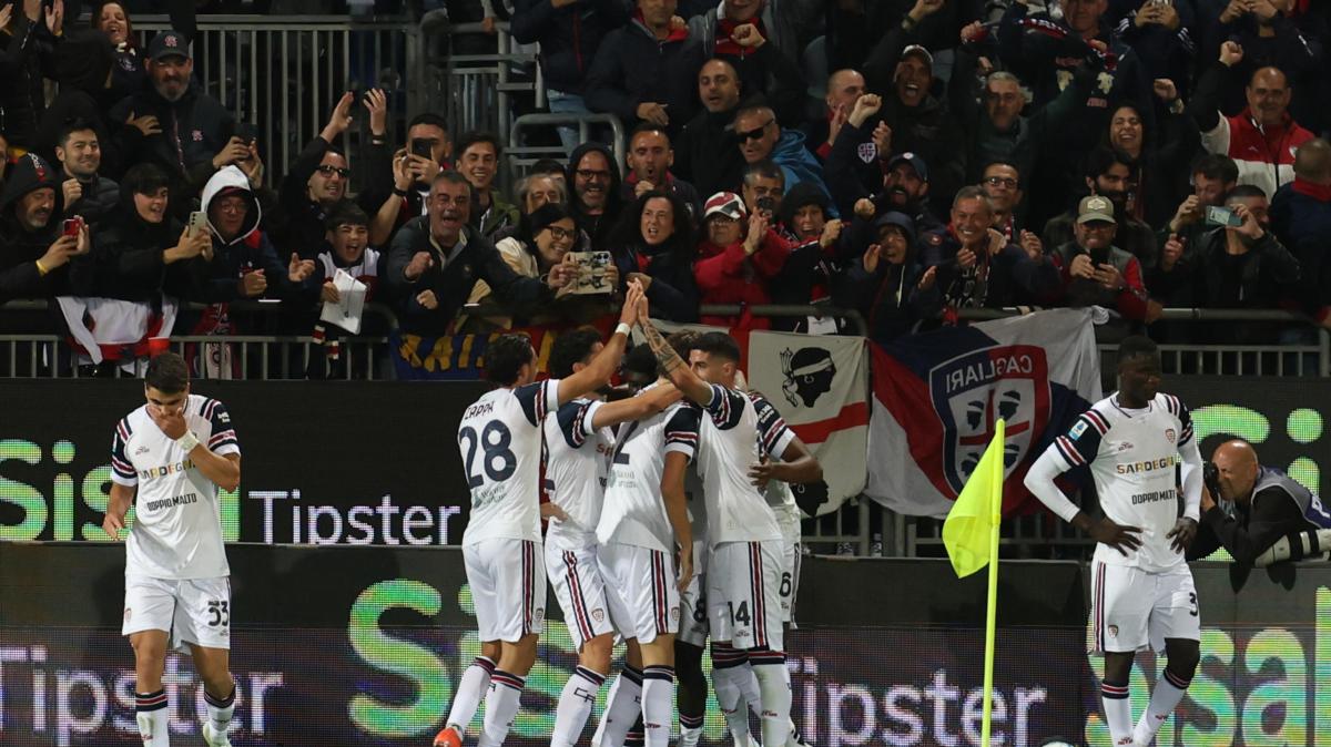 Il Cagliari arriverà alla trasferta contro il Milan già salvo. Lecce e Cremonese all'ultimo respiro