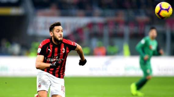 Calhanoglu: "Non è facile giocare quando i fischi arrivano dopo dieci minuti"