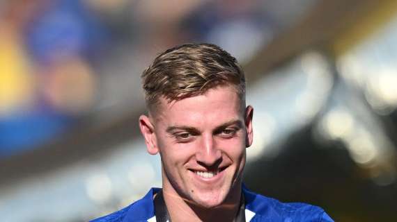 (CHE-MIL 3-0), i Blues calano il tris: a segno Delap dal dischetto. Ammonito Maignan