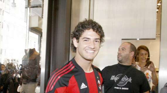 Pato: "Mi trovo bene con Robinho e Neymar. Ora sto benissimo anche mentalmente"