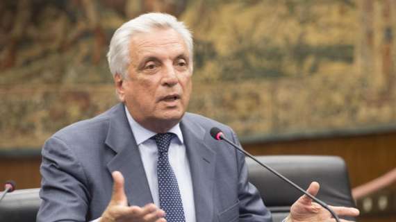Lazio, Diaconale: "Malagò non deleghi scelte a Governo"