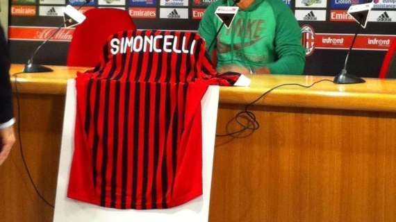 FOTO - La maglia di Simoncelli in conferenza stampa